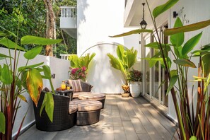 Terrace/patio - Auraya Homes - A Luxury 4 BHK Villa, Private Pool, Big Terrace, Live BBQ (Bardez)