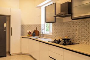 Private kitchen - Auraya Homes - A Luxury 4 BHK Villa, Private Pool, Big Terrace, Live BBQ (Bardez)