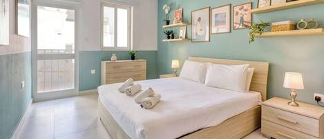 Desk, iron/ironing board, travel cot, WiFi