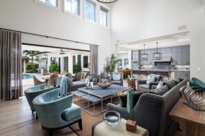 TV - LUXURIOUS NAPLES OASIS WITH CUSTOM POOL (Naples)