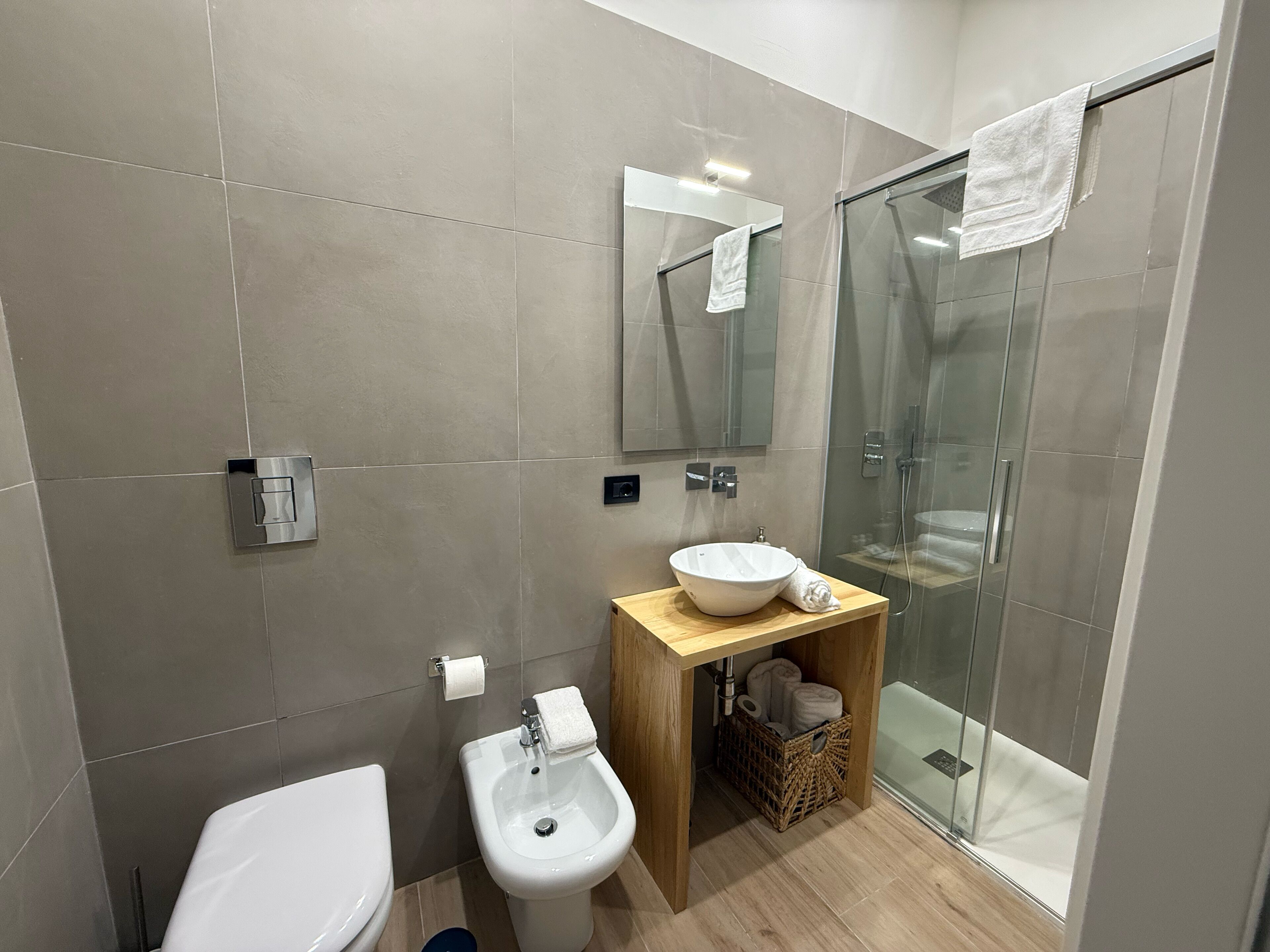 Comfort Double Room | Bathroom | Shower, hair dryer, towels