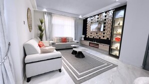 Comfort Apartment, Balcony, City View