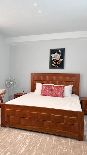 Comfort Apartment, Balcony, City View - Diane Luxurious Homes (Kampala)