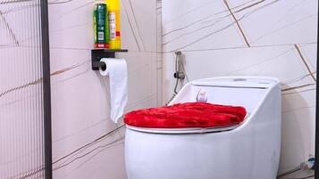 Comfort appartement, balkon, uitzicht op stad | Badkamer