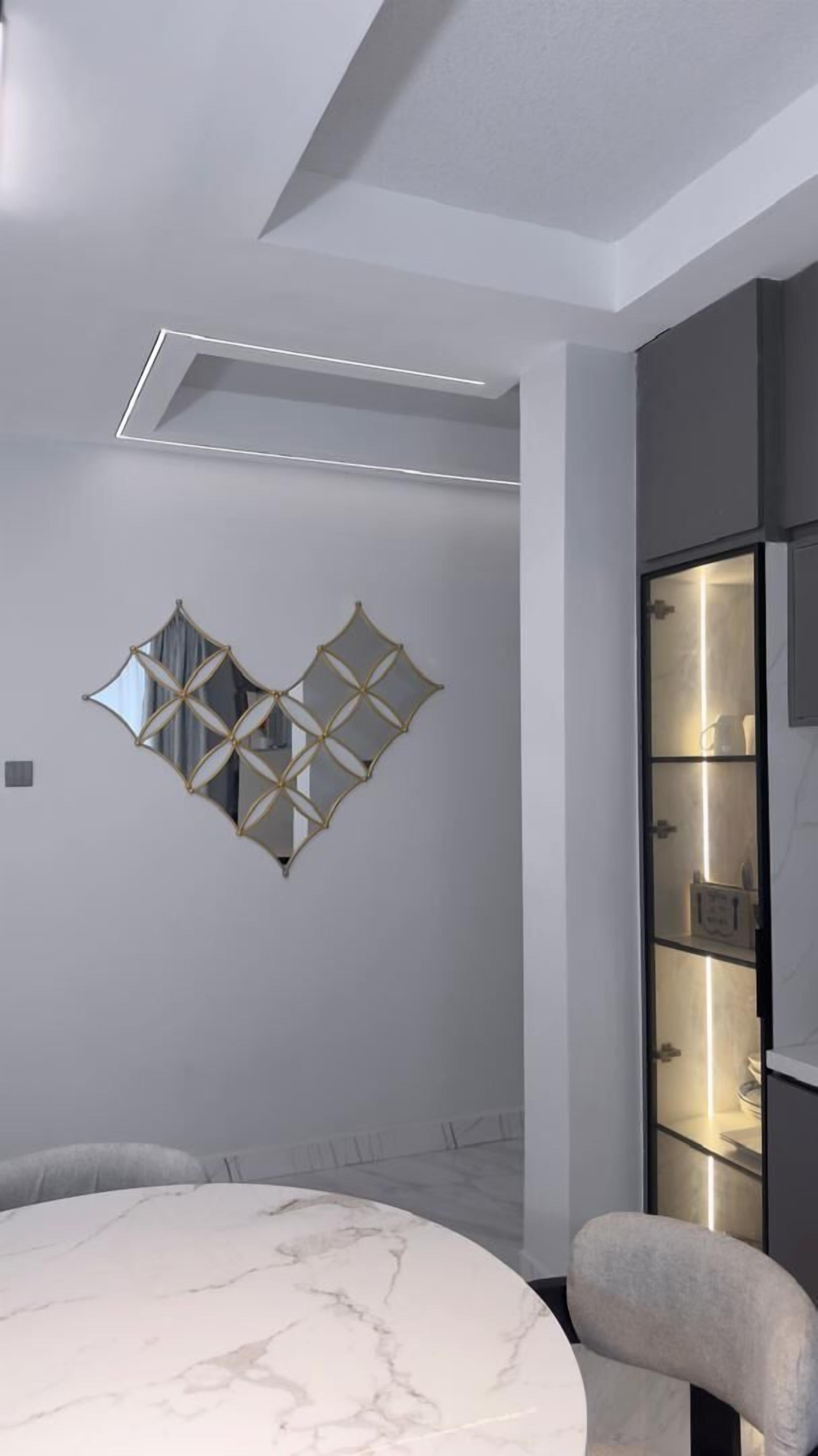 Apartamento Confort, balcón, vistas a la ciudad | Zona de estar | Smart TV de 47 pulgadas con canales digitales