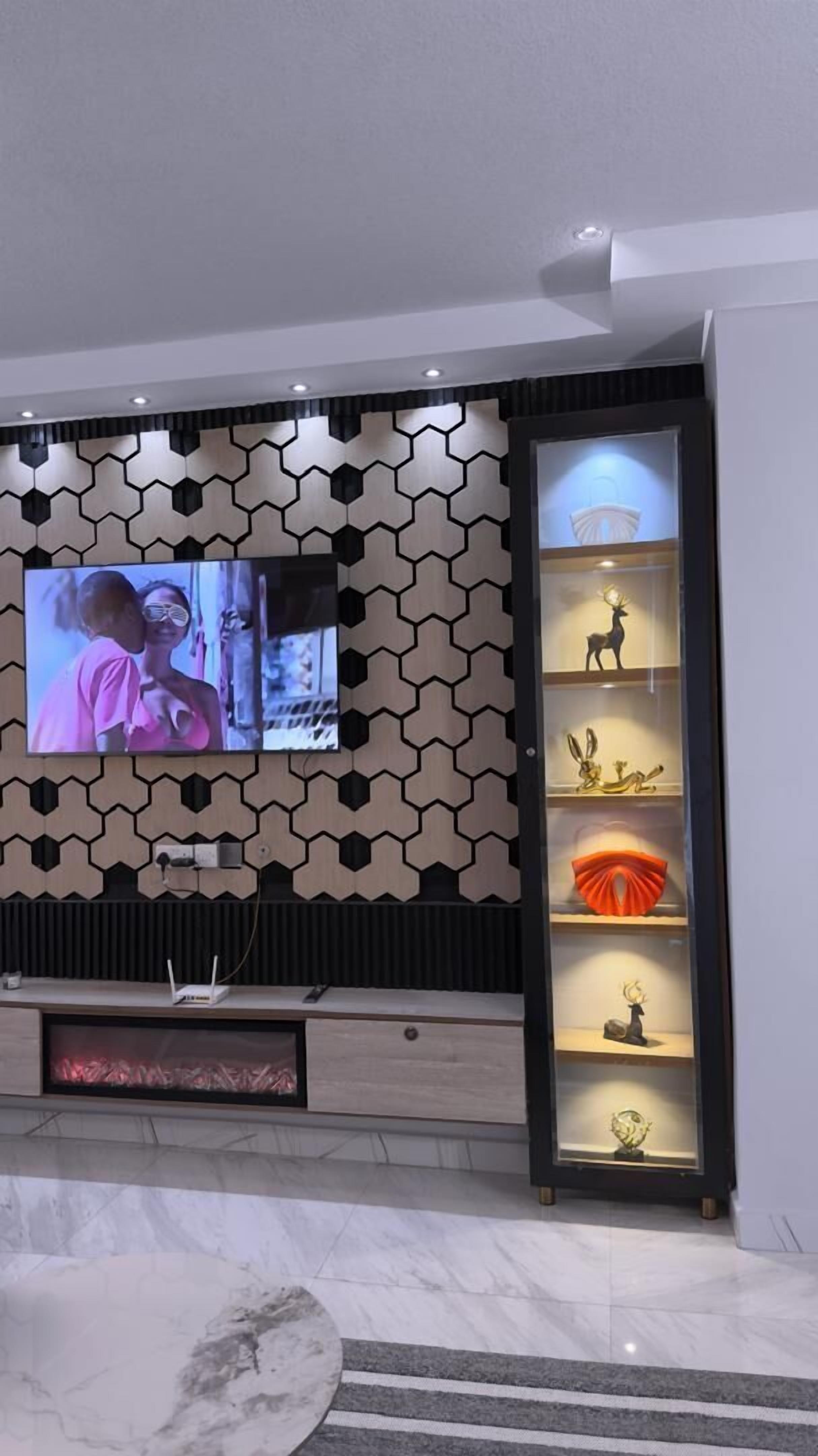 Apartamento Confort, balcón, vistas a la ciudad | Zona de estar | Smart TV de 47 pulgadas con canales digitales