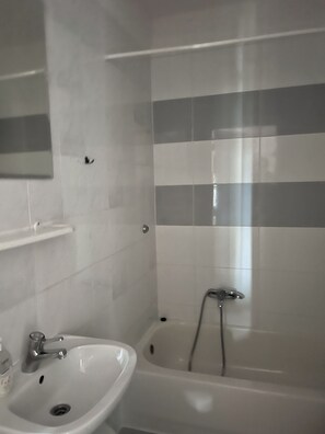 Handdukar, tvål, schampo och toalettpapper