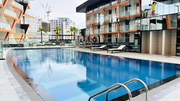 حمّام سباحة خارجي