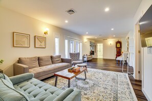 House (Multiple Bedrooms) | Interior - Pet-friendly Group Getaway 12 Mi to Camelback Mtn! (Cresco)