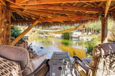 3 Mi to Dtwn Pahrump: Romantic Desert Oasis