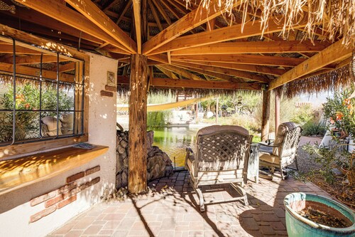 3 Mi to Dtwn Pahrump: Romantic Desert Oasis