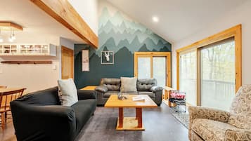 Apartment (3 Bedrooms) | Front of property