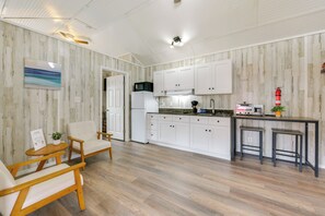 Interior - Near Dtwn & Space Center: Tiny Home in Picayune (Picayune)