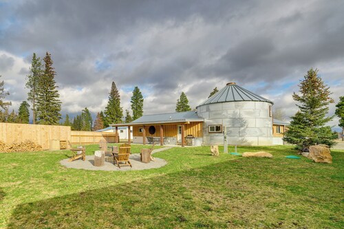 Mtn-view Retreat w/ Yard: 4 Mi to Dtwn Lincoln