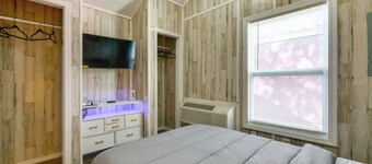 Pet-friendly Picayune Tiny Home: 4 Mi to Dtwn!