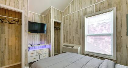 Pet-friendly Picayune Tiny Home: 4 Mi to Dtwn!