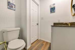 Cottage (2 Bedrooms) | Interior - Pet-friendly Picayune Tiny Home: 4 Mi to Dtwn! (Picayune)