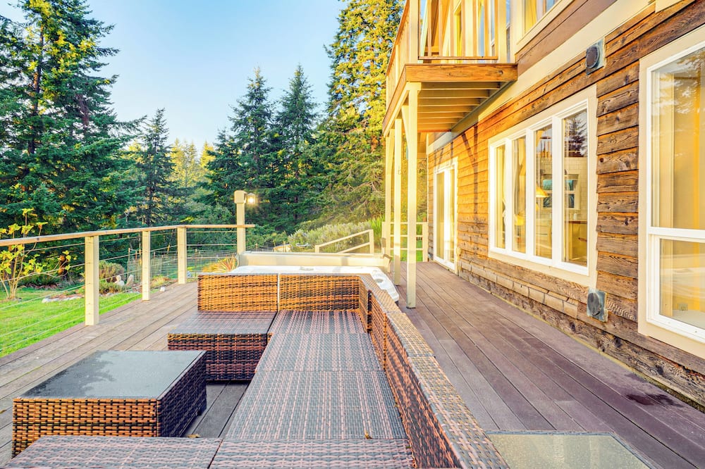 Pacific View Home: Hot Tub & Ocean/valley Views! - Broadbent, OR