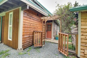 House (3 Bedrooms) | Interior - Pacific View Home: Hot Tub & Ocean/valley Views! (Langlois)