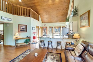 House (4 Bedrooms) | Interior - Golf, Hike, Explore! Family-friendly Pinetop Haven (Pinetop)