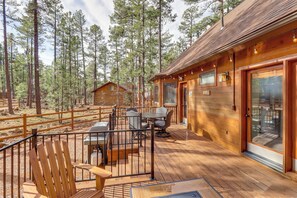 Interior - Golf, Hike, Explore! Family-friendly Pinetop Haven (Pinetop)