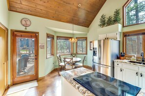 Interior - Golf, Hike, Explore! Family-friendly Pinetop Haven (Pinetop)