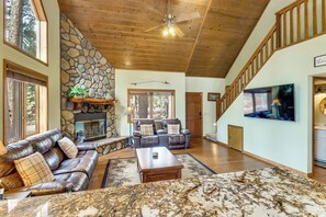 Interior - Golf, Hike, Explore! Family-friendly Pinetop Haven (Pinetop)
