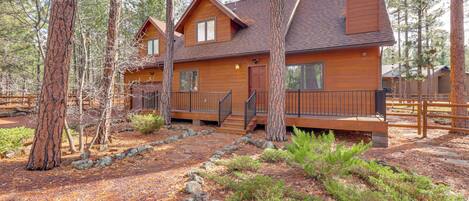 House (4 Bedrooms) | Front of property