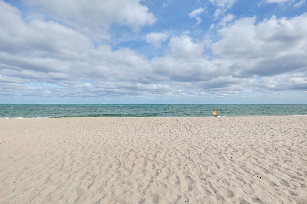 1 Mi to Pompano Beach Pier: Pet-friendly Studio!