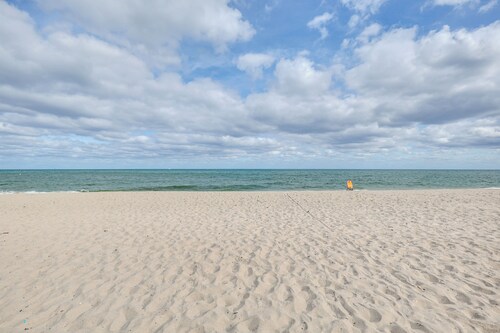 1 Mi to Pompano Beach Pier: Pet-friendly Studio!