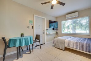 Apartment (1 Bedroom) | Interior - 1 Mi to Pompano Beach Pier: Pet-friendly Studio! (Pompano Beach)