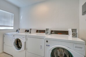 Apartment (1 Bedroom) | Interior - 1 Mi to Pompano Beach Pier: Pet-friendly Studio! (Pompano Beach)