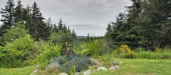 Pacific View Cottage - 100 High w/ Ocean Views