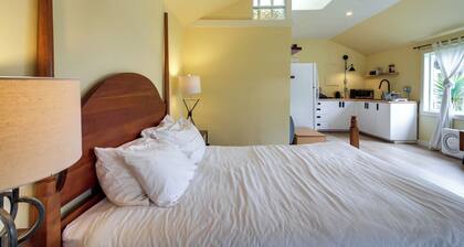Pacific View Cottage - 100 High w/ Ocean Views
