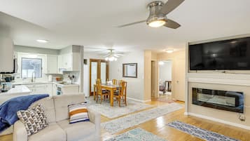 Apartment (3 Bedrooms) | Front of property