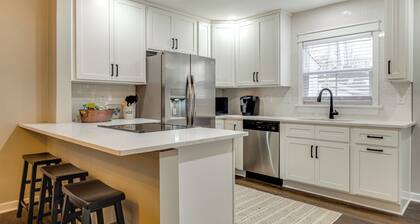 Walk to Downtown Frankfort: Family Home w/ Patio