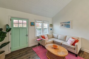 Interior - Walk to Beach & Dtwn Dining! Avalon Coastal Escape (Avalon)