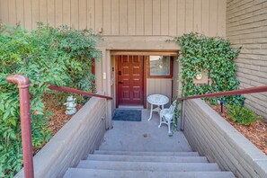 Apartment (2 Bedrooms) | Interior - Red Rock Views, Near Trails & Eats in West Sedona (Sedona)