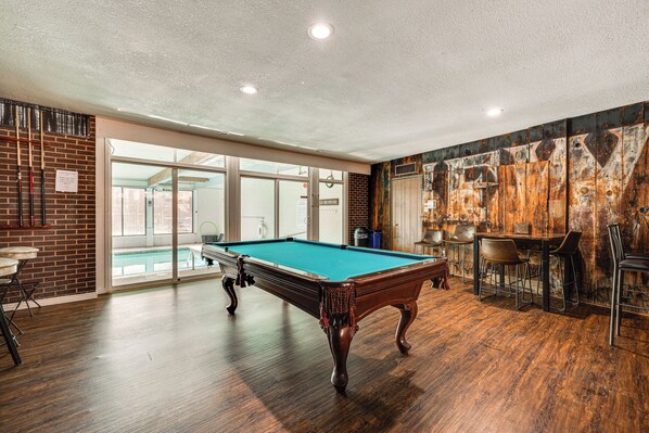 Apartment (2 Bedrooms) | Interior - 1 Mi to CU Boulder! Walkable Condo w/ Indoor Pool (Boulder)