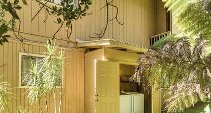 3 Mi to Hawaii Volcanoes NP: Spacious Home w/ Deck