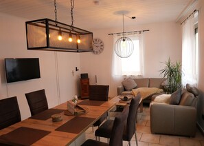 Dining - Vacation cottage vacation apartment Wörrstadt town center 3 bedrooms (Wörrstadt)