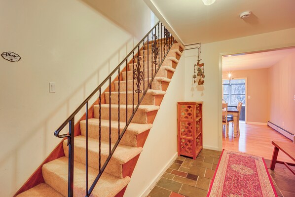 House (6 Bedrooms) | Interior