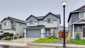 House (3 Bedrooms) | Interior - Family Friendly! Newly Built North Vancouver Home! (Vancouver)
