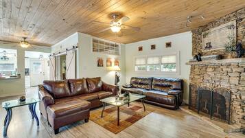 House (2 Bedrooms) | Bahagian dalam