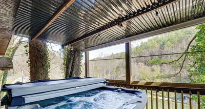 Hot Tub, Trails, Views! Little River Retreat