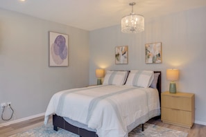 Interior - Cozy 12th-floor Studio w/ Lake Erie Views! (Lakewood)
