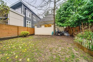 Interior - Heart of Seattle: Pet-friendly Bungalow w/ Yard! (Seattle)