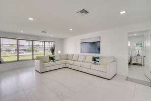 House (3 Bedrooms) | Interior - 2 Mi to Marina & Beach: Cape Coral Home w/ Dock (Cape Coral)