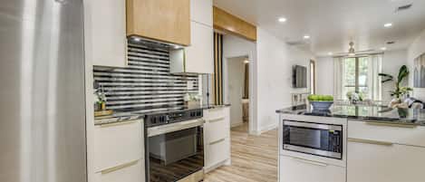 House (2 Bedrooms) | Interior