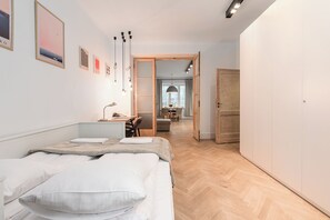 Iron/ironing board, free WiFi - ShortStayPoland Aleje Jerozolimskie B191 (Warsaw)